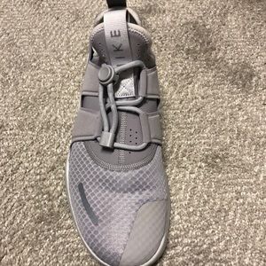 Grey Nike free RN